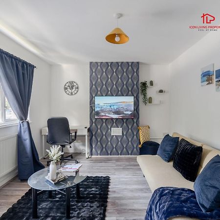 Spacious 1 Bed Flat For Contractors Leisure And Relocation Guests By Icon Living Properties Short Lets And Serviced Accommodation Barking Exterior foto