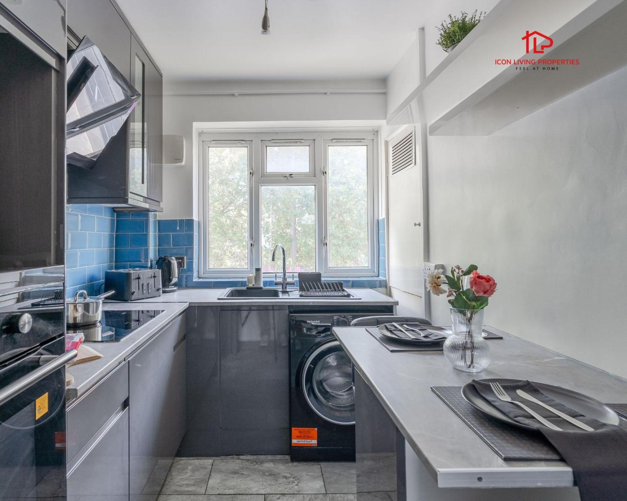 Spacious 1 Bed Flat For Contractors Leisure And Relocation Guests By Icon Living Properties Short Lets And Serviced Accommodation Barking Exterior foto